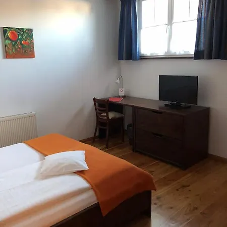 Zur Ludwigsbahn Guest house